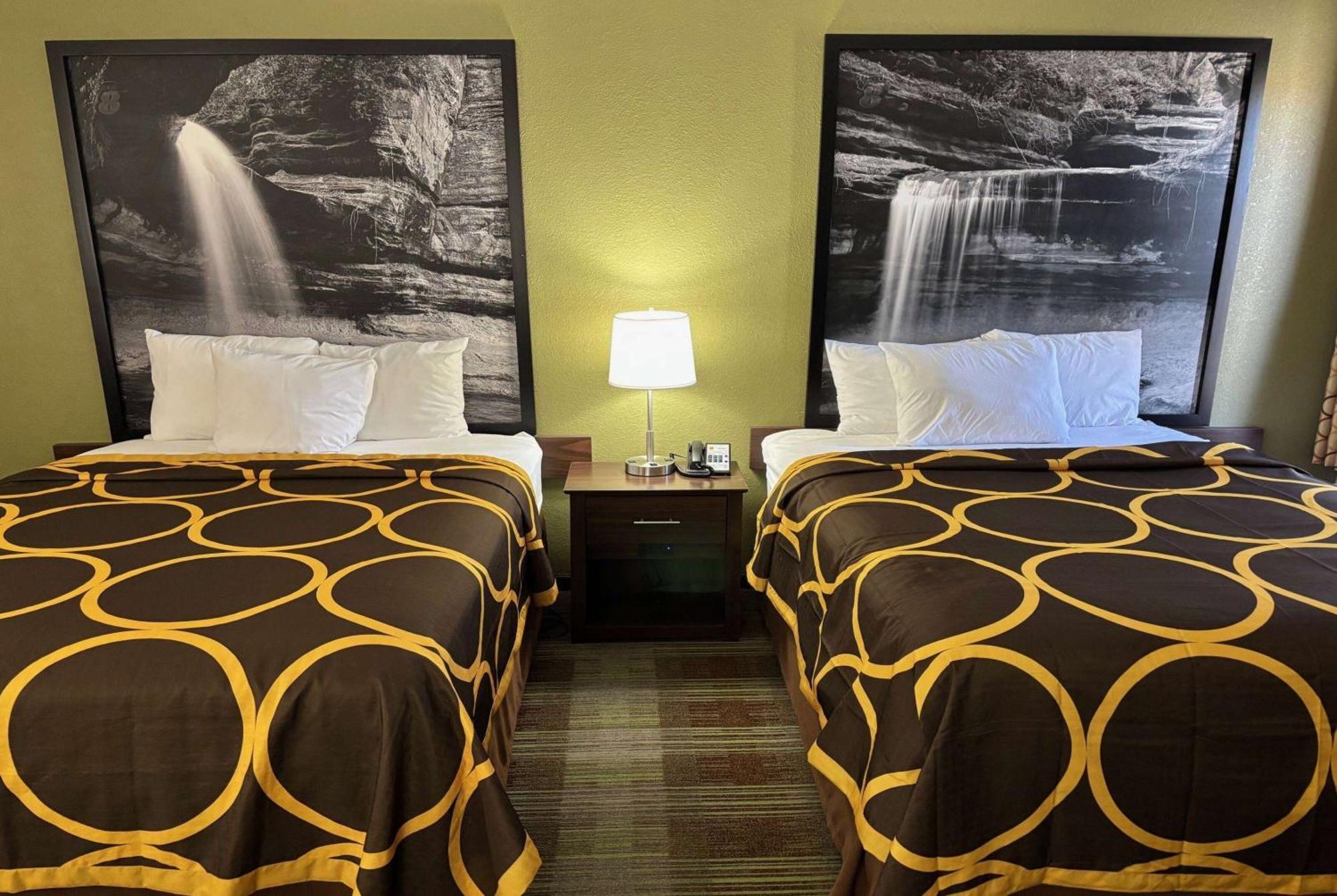 Super 8 By Wyndham Lincoln Otel Dış mekan fotoğraf
